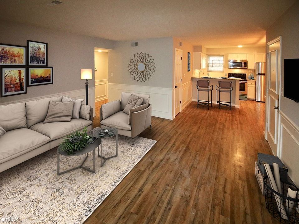 LaBobbi living room