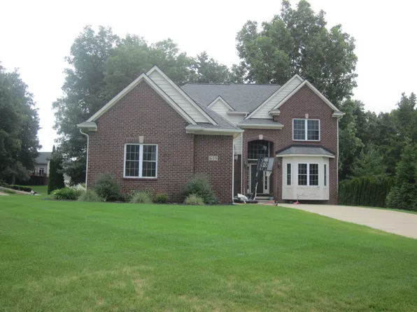 659 Plainfield Dr, White Lake, MI 48386