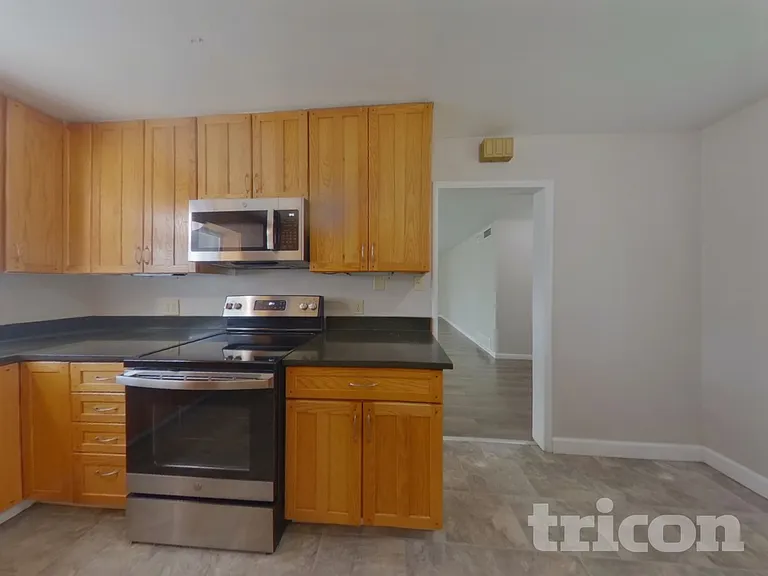 1426 Pearl St — Photo 7