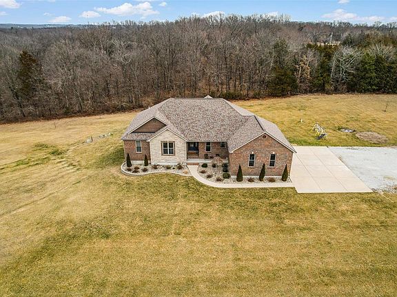 3rd image of 496 Grandview Farms Dr