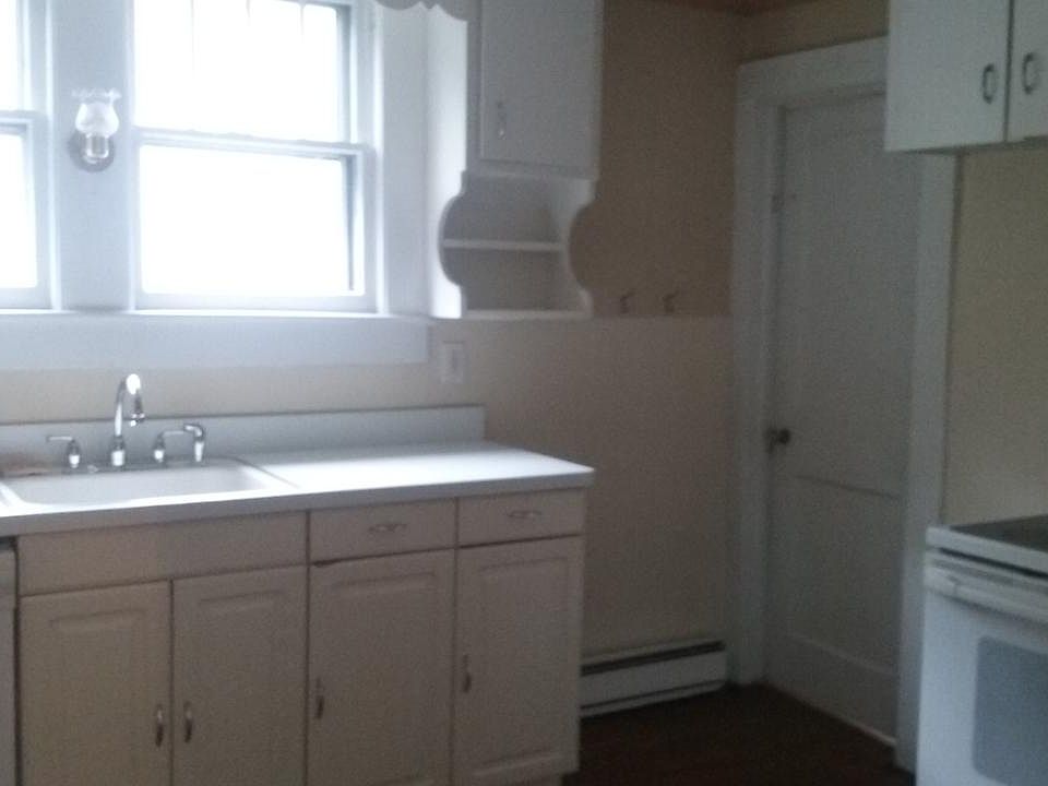 2nd image of 912 Walnut St #L-19