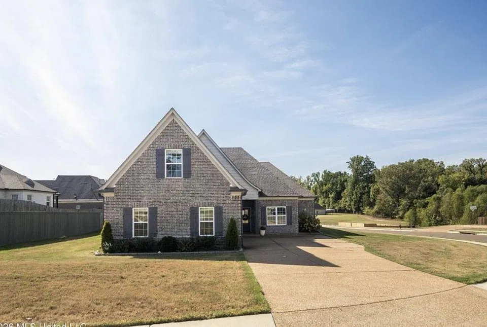1060 Pettigrew Dr