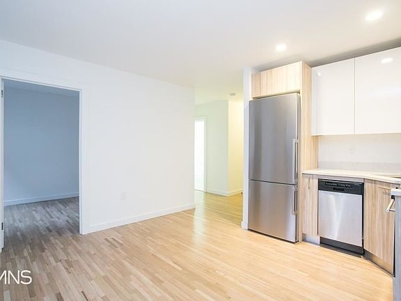 4th image of 309 W 30th St APT 2C
