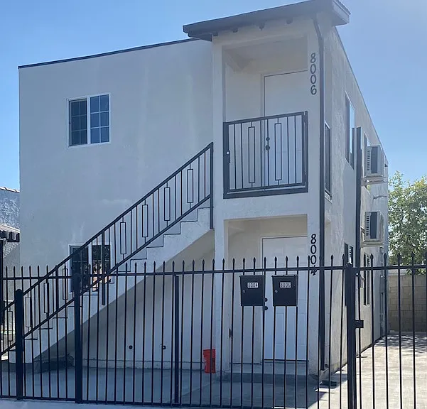 8004 Towne Ave — Photo 6