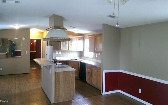 3rd image of 112 Windrose Ln