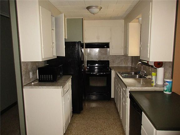5th image of 235 N Millet Ave