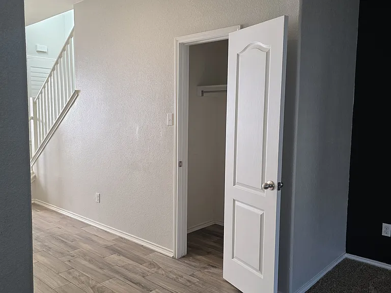 1119 Lonesome Oak Dr — Photo 12