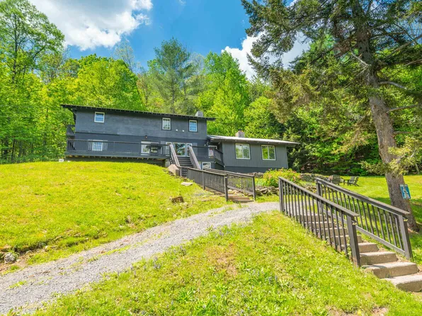 11 Waldwinkle Road, Dover, VT 05356