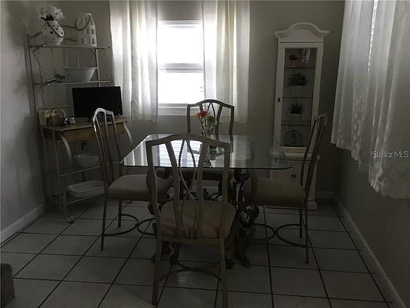 3rd image of 533 Blackburn Blvd