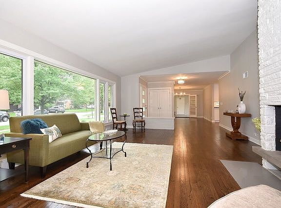 3rd image of 486 S Stratford Ave