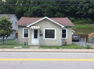 1222 Guyandotte Ave, Mullens, WV 25882