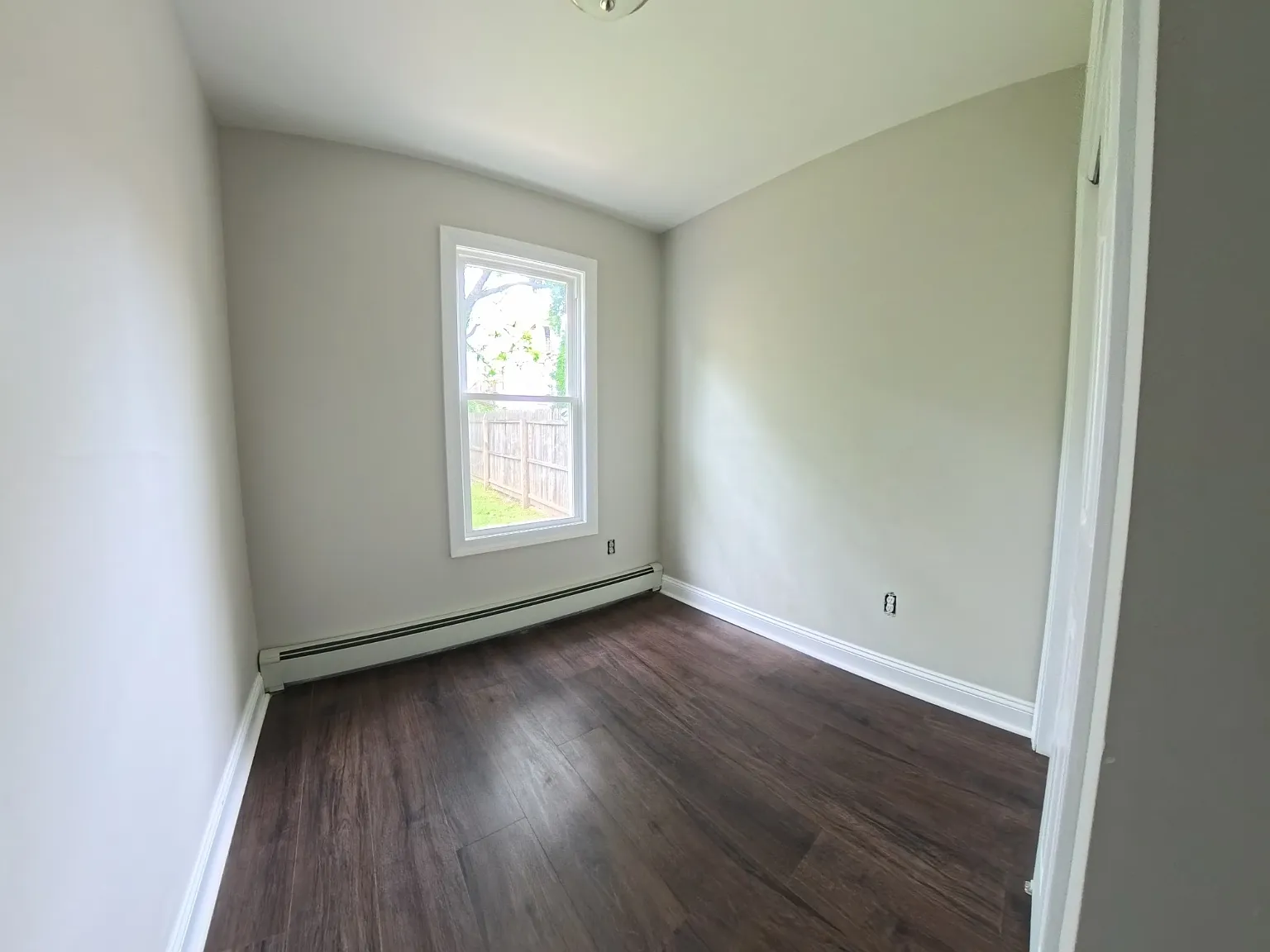 144 Inslee Pl — Photo 4