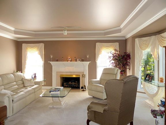 4th image of 1079 Inneswood Dr