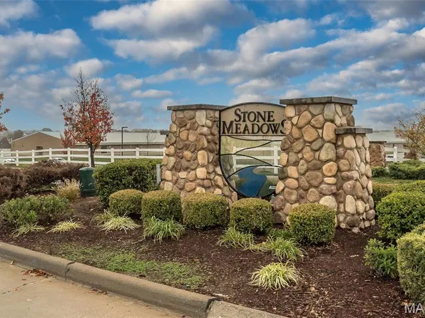 853 Dylan Dr, Wentzville, MO 63385