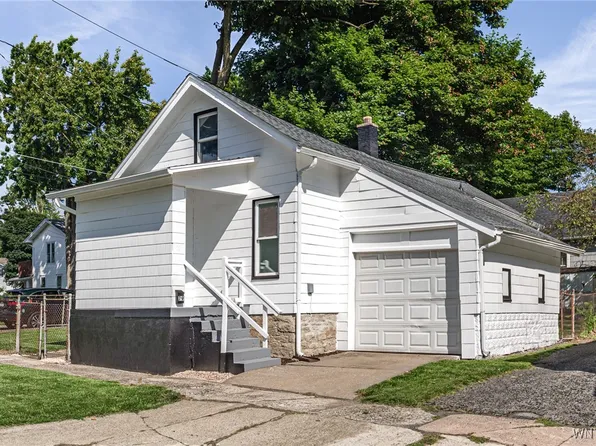 79 Monroe St, Lockport, NY 14094