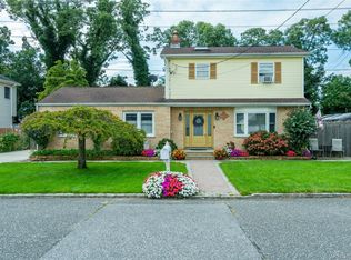 16 12th Street, Ronkonkoma, NY 11779