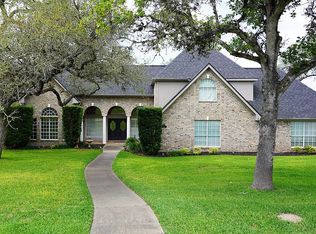 707 Oak Ridge St, Victoria, TX 77905