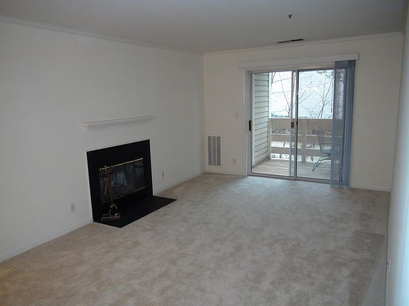 4th image of 240 S Reynolds St APT 207