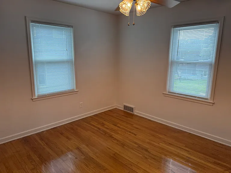 1601 Fox Dr — Photo 7