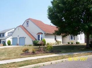 1 Mayapple Ct, Sicklerville, NJ 08081