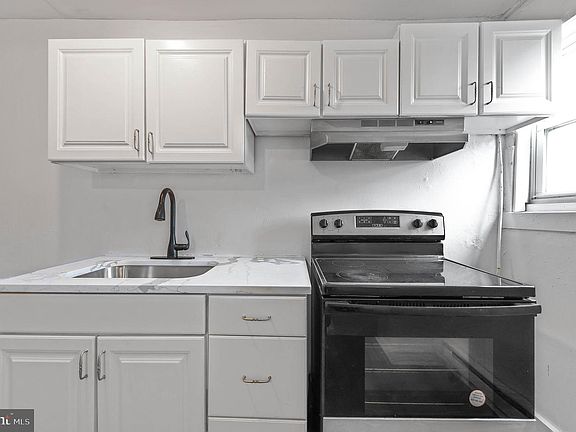 2nd image of 5648 Elmwood Ave