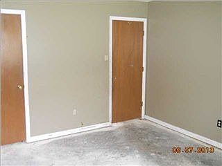 5th image of 102 Linda Dr