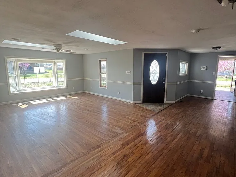 1833 W Smith St — Photo 11