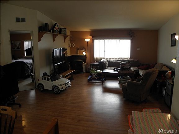 4th image of 5711 100th St NE Unit 41