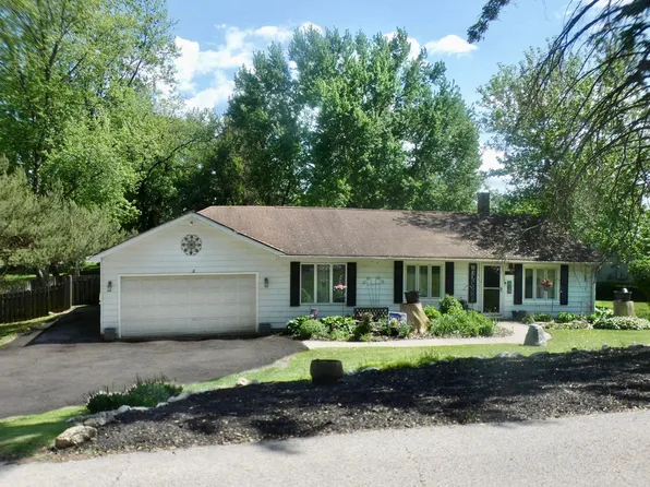 447 Marquette Ave, Cary, IL 60013