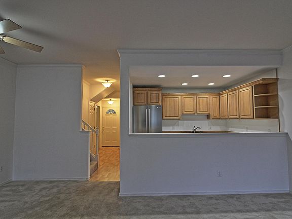 3rd image of 170 NW Alder Pl