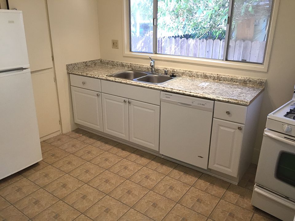 2nd image of 861 Napa St