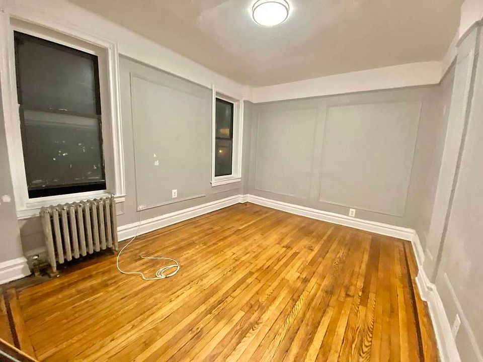 2nd image of 2075 E 16th St APT 4L