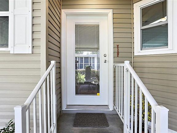 5th image of 188 Jacaranda Dr