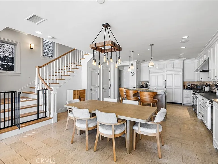 7304 W Oceanfront — Photo 11