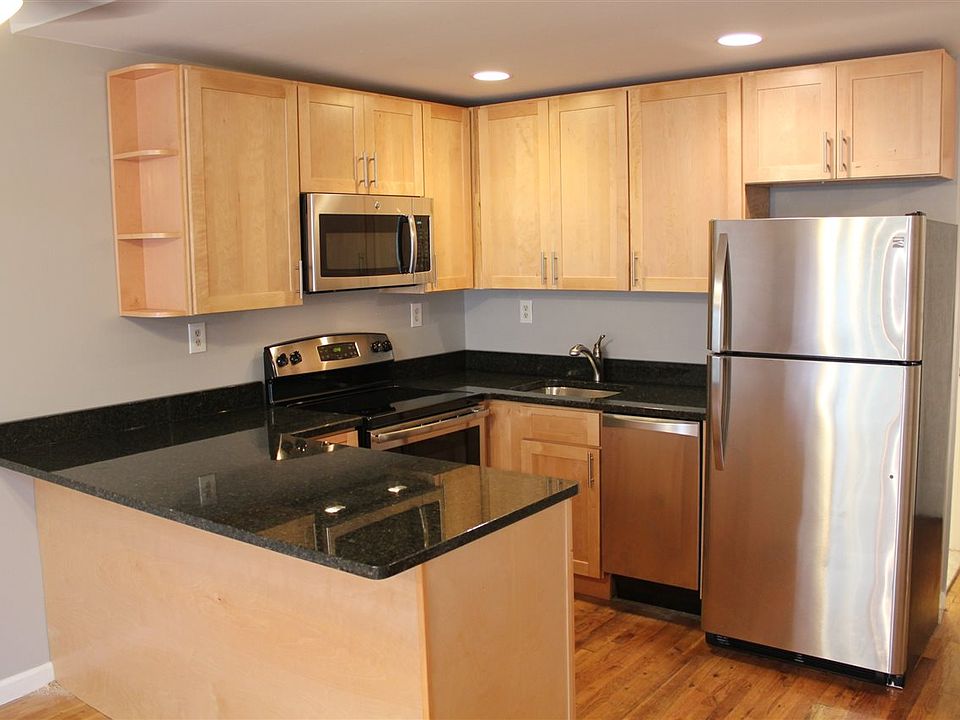 1st image of 354 1st St APT 1R