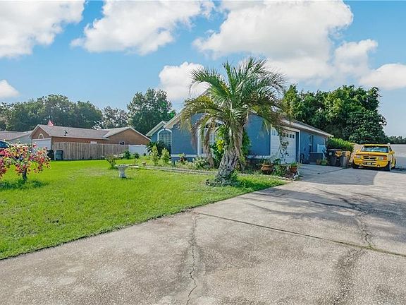 3rd image of 922 Sheeler Oaks Dr