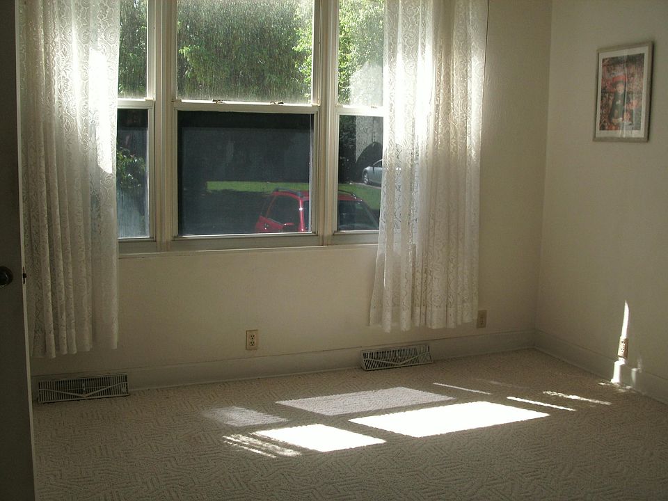 1st image of 29 S 77th St
