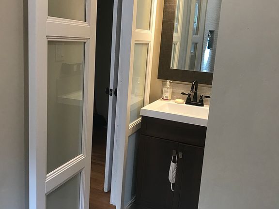 3rd image of 2629 Commonwealth Dr Floor 1