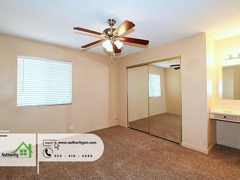 1553 Bramble Pl #4 — Photo 16