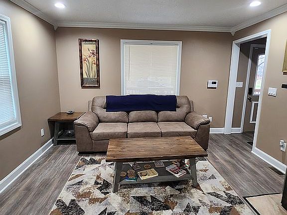 4th image of 5417 Paseo Blvd