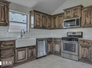 13229 SW 3rd St, Yukon, OK 73099