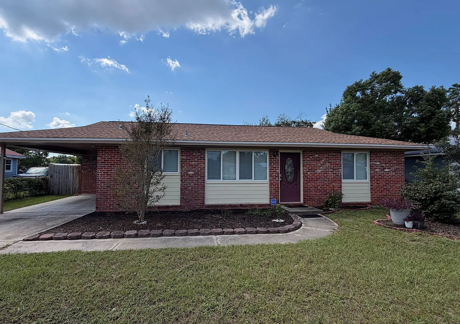 1811 Chestnut Ave — Photo 1