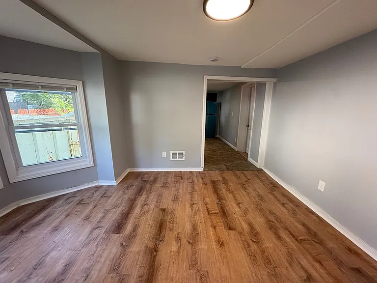 1219 Washington Ave — Photo 7