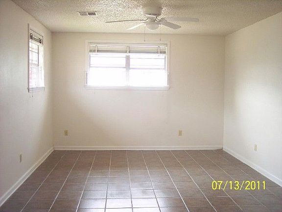 2nd image of 8939 Peach St