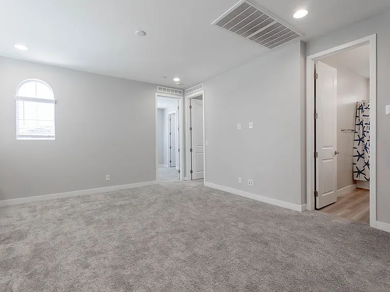 10620 Carnes Ave — Photo 9