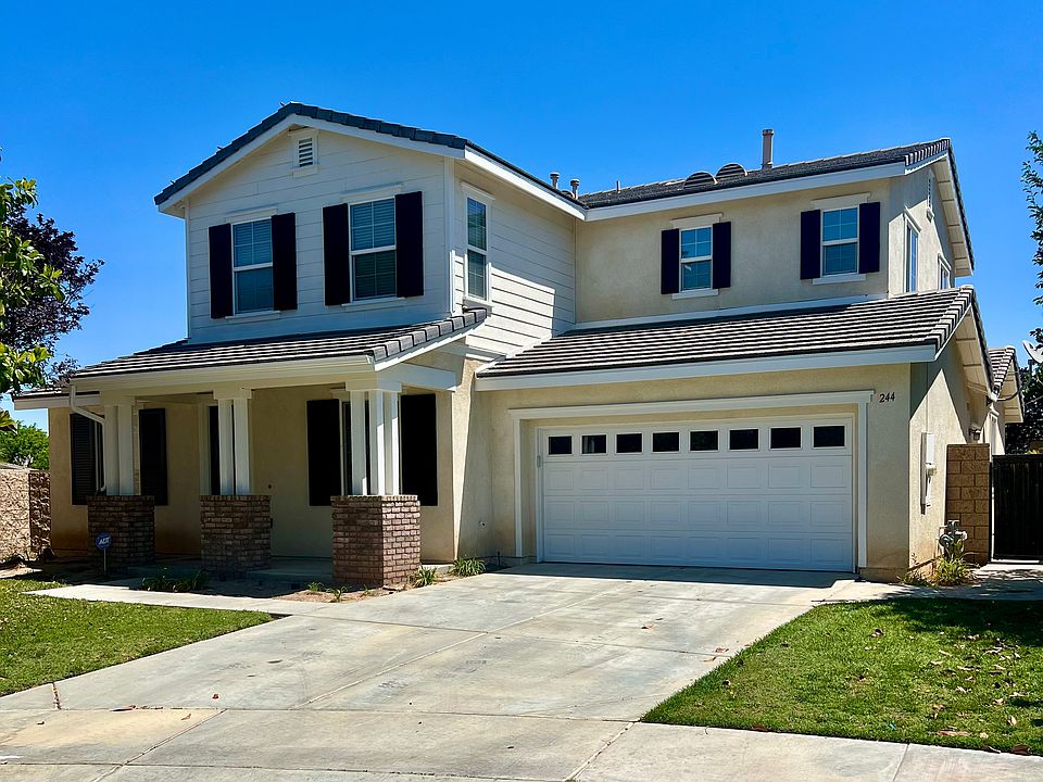 Great Curb Appeal!