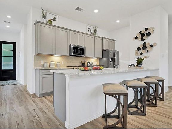 4th image of 630 Aspen Falls Ct