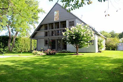 1st image of 135 Meetinghouse Ln
