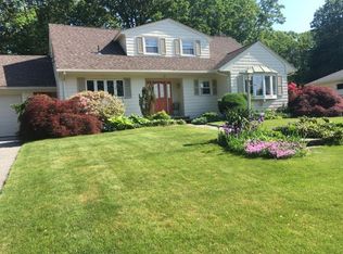 77 Summit Dr, Cranston, RI 02920
