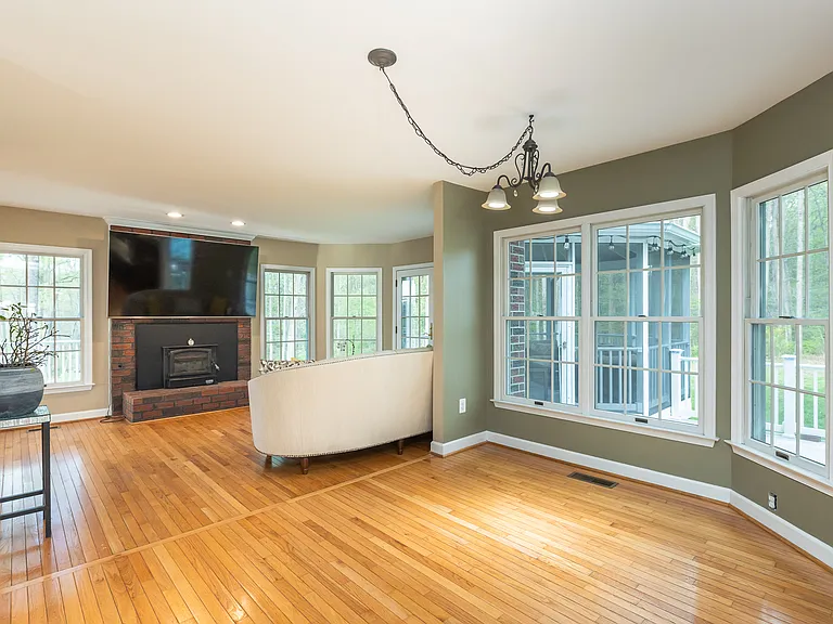 13576 Highland Rd — Photo 89